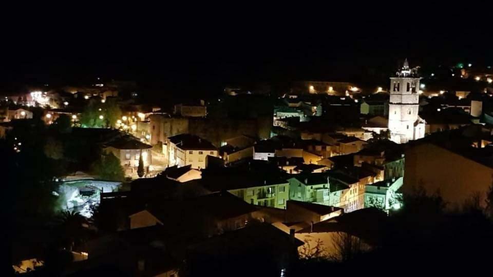 Los Callejones Аренас де Сан Педро Екстериор снимка